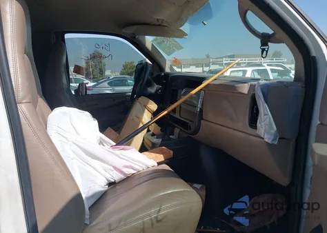 2006 Chevrolet Express Work Van from USA, damaged, VIN 1GCGG25V561184056